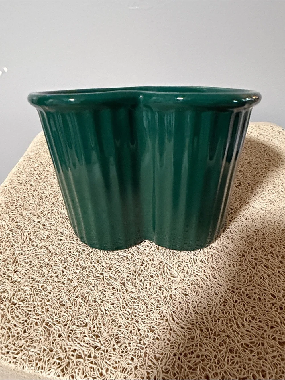Heart-Shaped Ceramic Cat Food Bowl